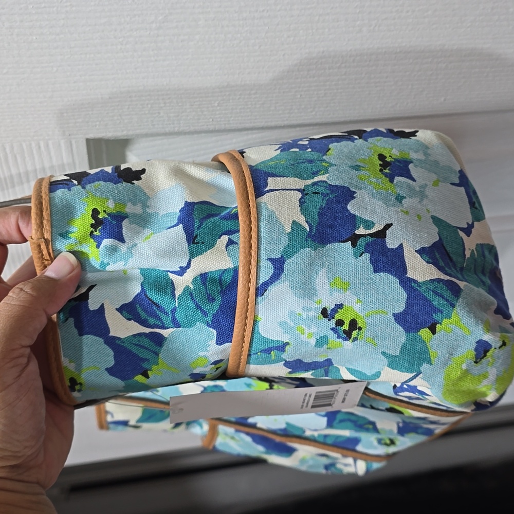 Blue & White Floral Print Purse - Picture 8 of 16